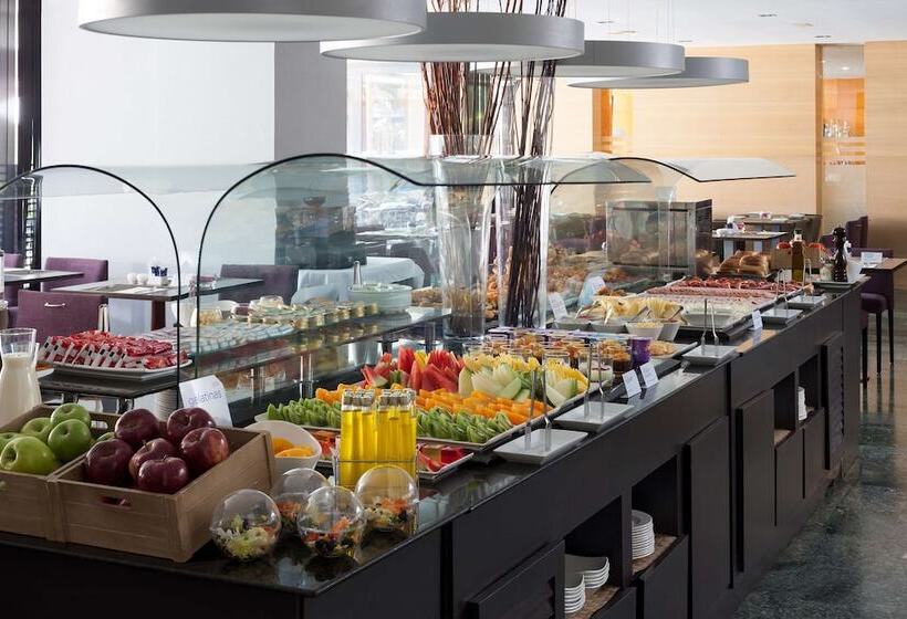 هتل NH Madrid Ventas