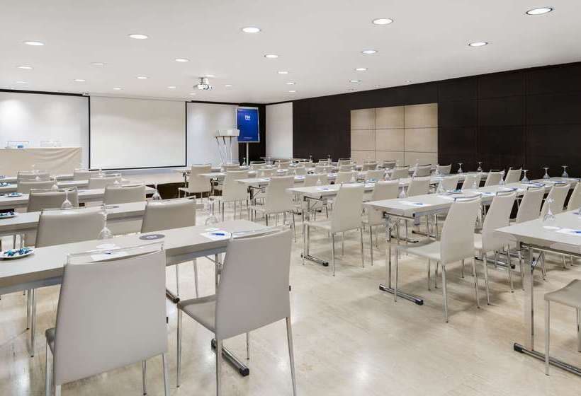 هتل NH Paseo De La Habana