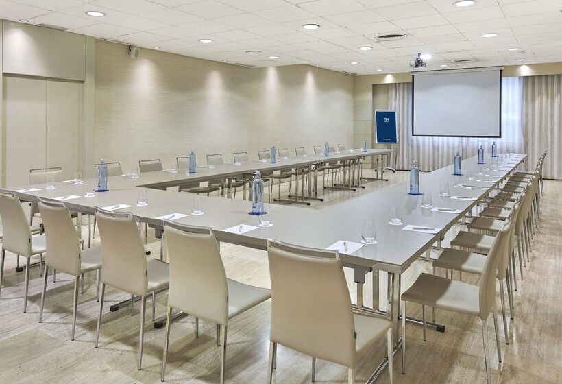 هتل NH Paseo De La Habana