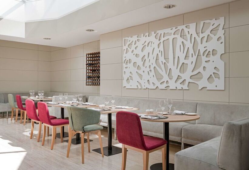 هتل NH Paseo De La Habana