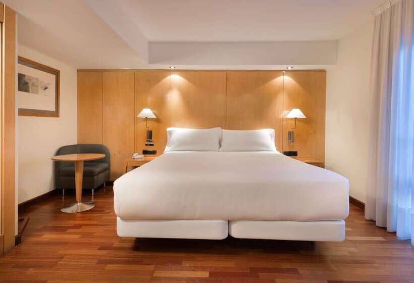 هتل NH Paseo De La Habana