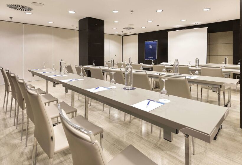 هتل NH Paseo De La Habana