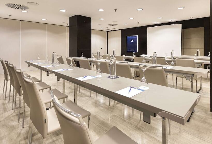 هتل NH Paseo De La Habana