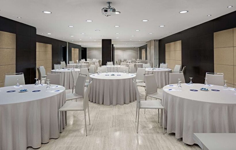 هتل NH Paseo De La Habana