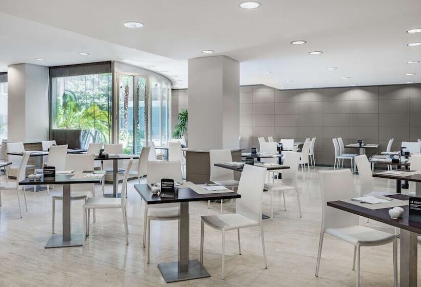 هتل NH Paseo De La Habana