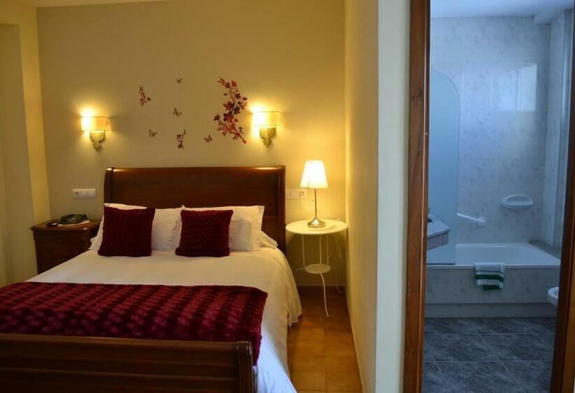 هتل Nuevo Cachalote