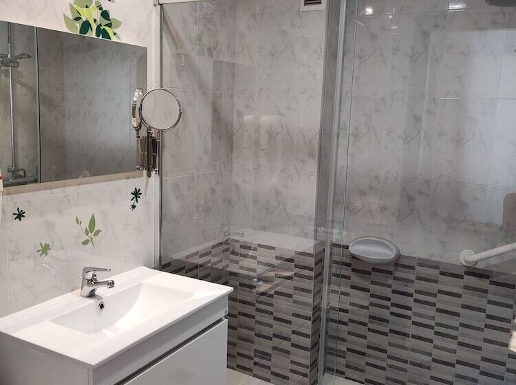 هتل Nuevo Cachalote