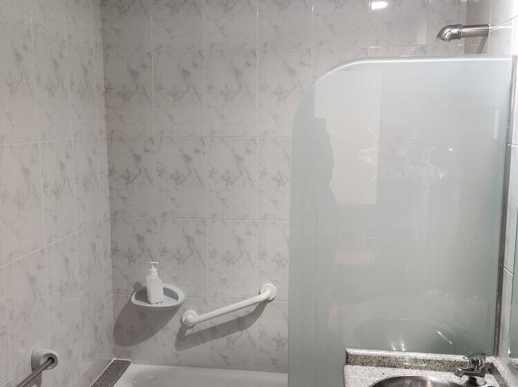 هتل Nuevo Cachalote