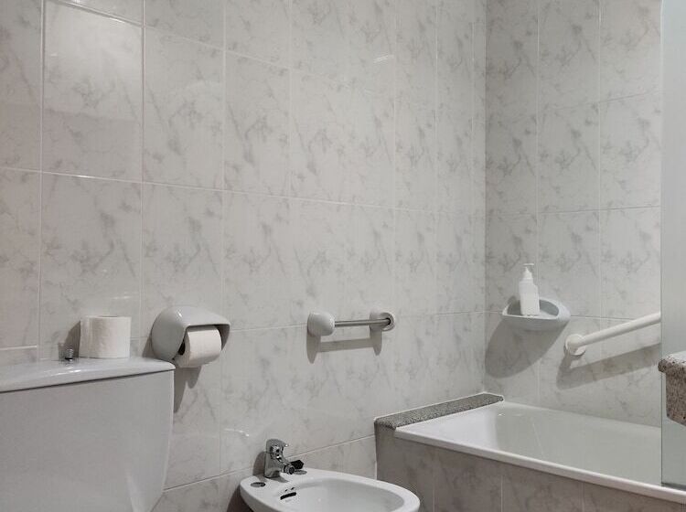 هتل Nuevo Cachalote