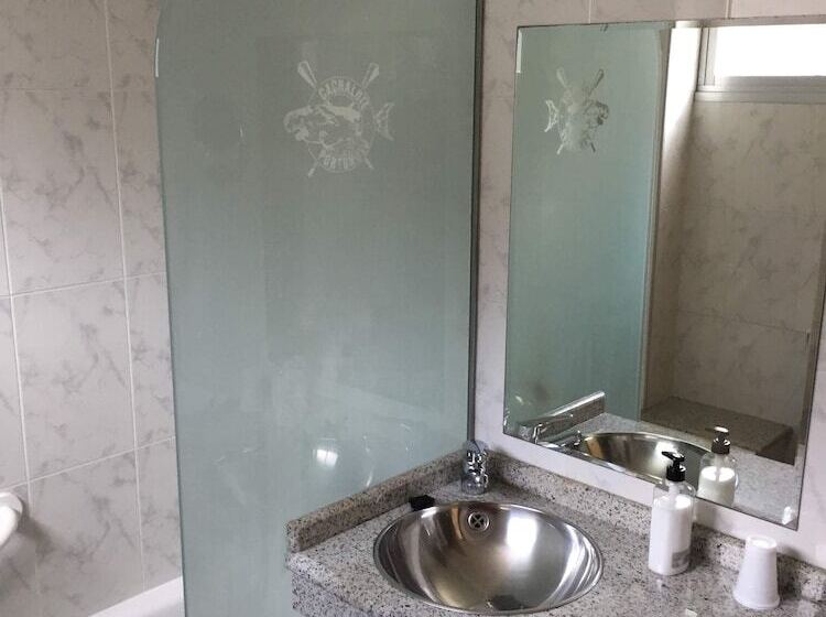 هتل Nuevo Cachalote