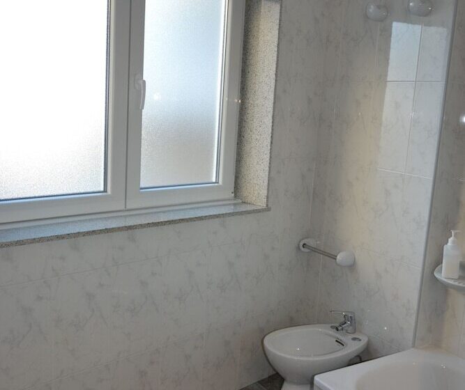 هتل Nuevo Cachalote