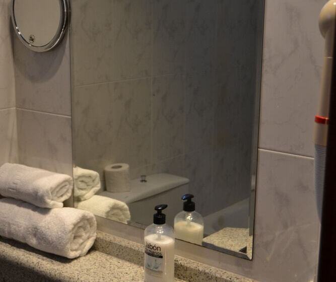 هتل Nuevo Cachalote