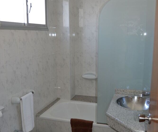 هتل Nuevo Cachalote