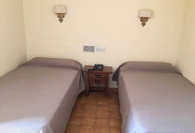 هتل Nuevo Cachalote