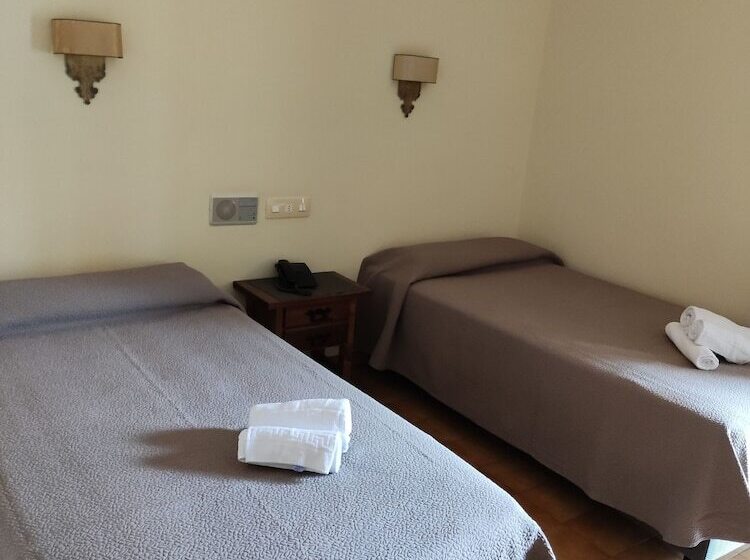 هتل Nuevo Cachalote