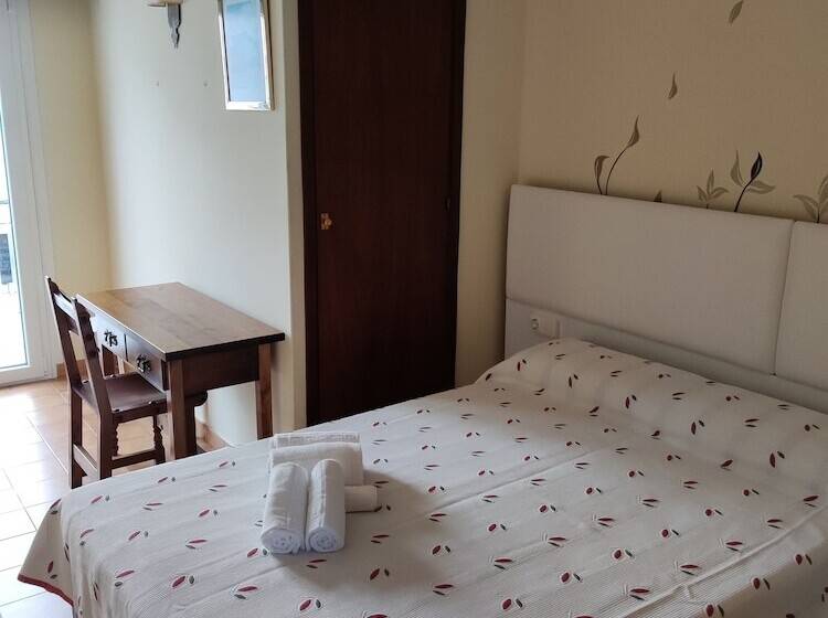 هتل Nuevo Cachalote