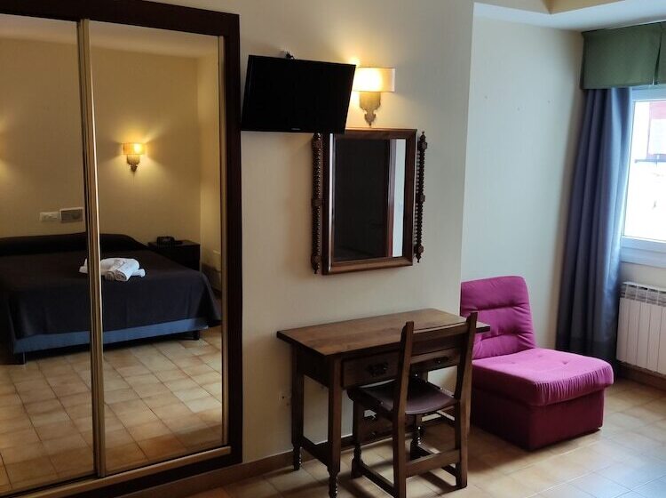 هتل Nuevo Cachalote