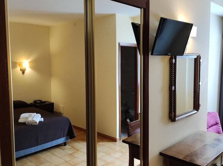 هتل Nuevo Cachalote