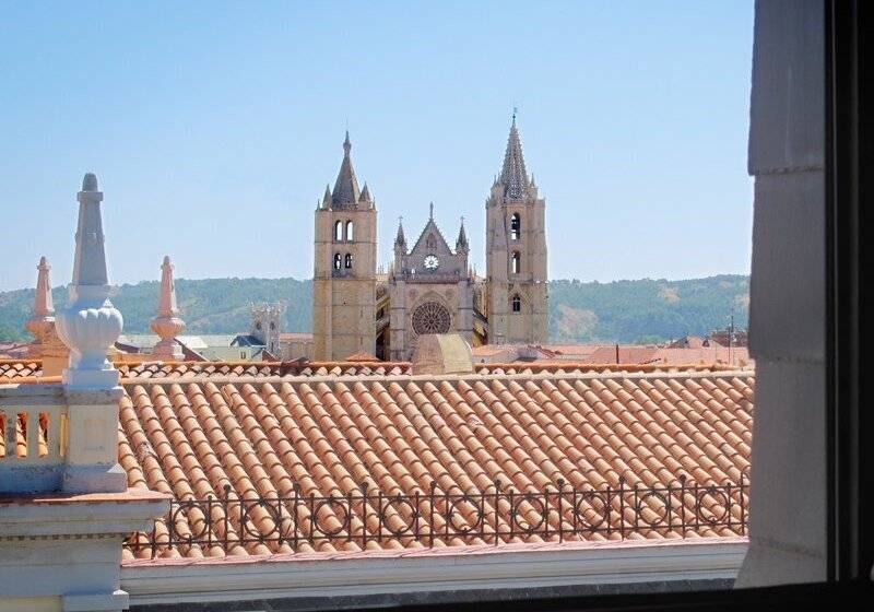 בית מלון כפרי Occidental Leon Alfonso V