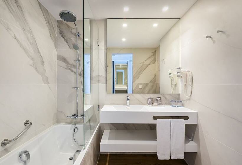 هتل Occidental Vigo