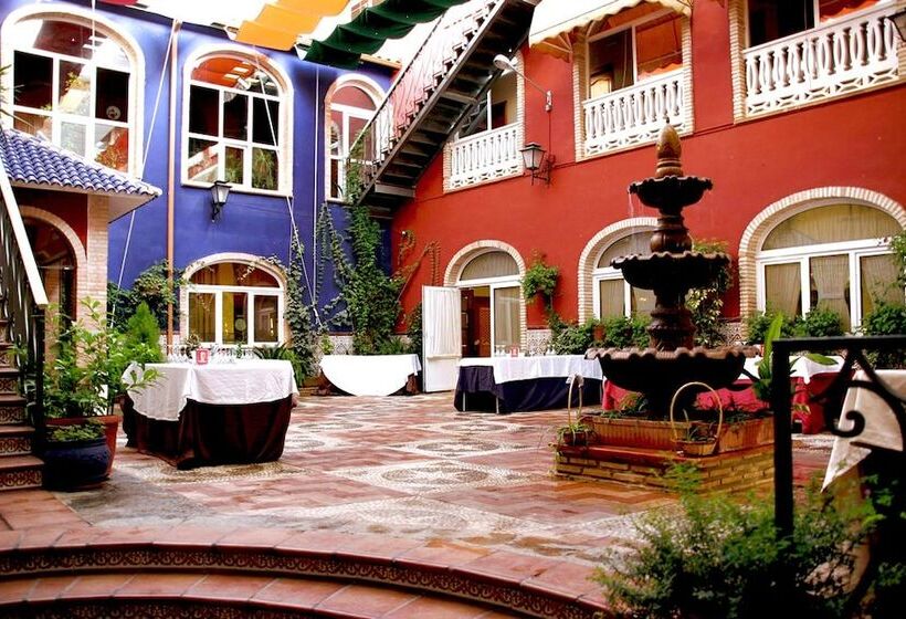 בית מלון כפרי Plaza Manjon