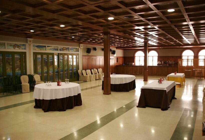 בית מלון כפרי Plaza Manjon