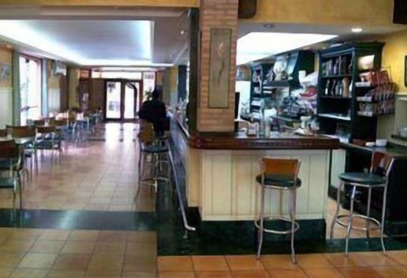 בית מלון כפרי Plaza Manjon