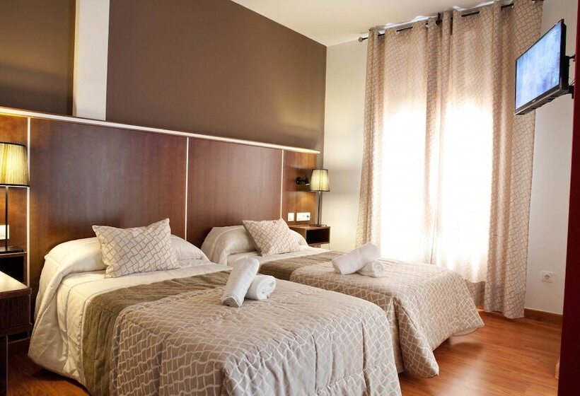 בית מלון כפרי Plaza Manjon