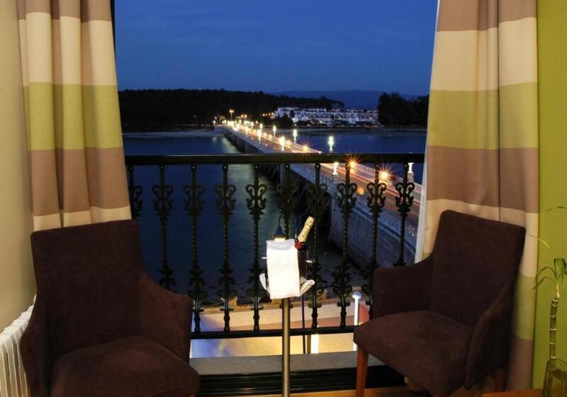 酒店 Puente De La Toja