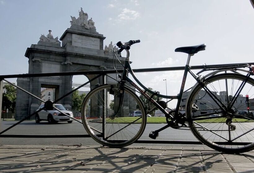هتل Puerta De Toledo