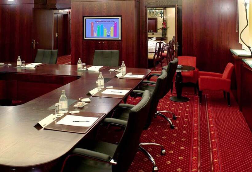 هتل Pullman Madrid Airport & Feria