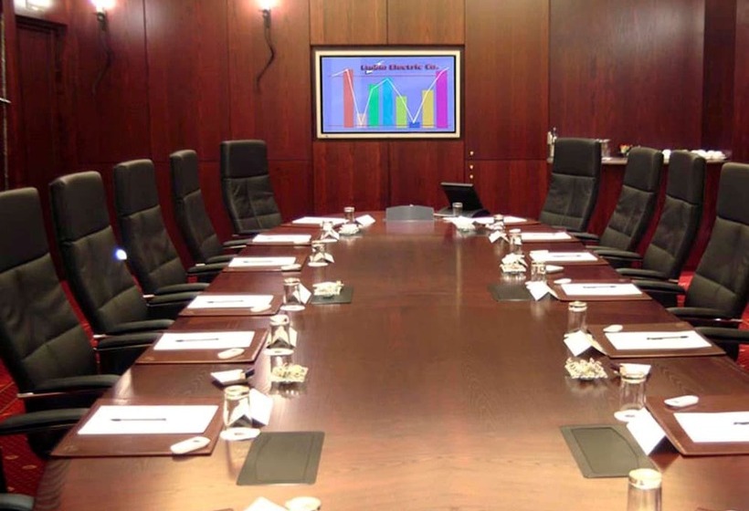 هتل Pullman Madrid Airport & Feria