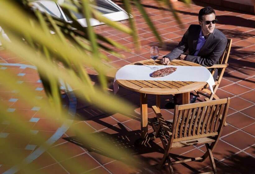 هتل Pullman Madrid Airport & Feria