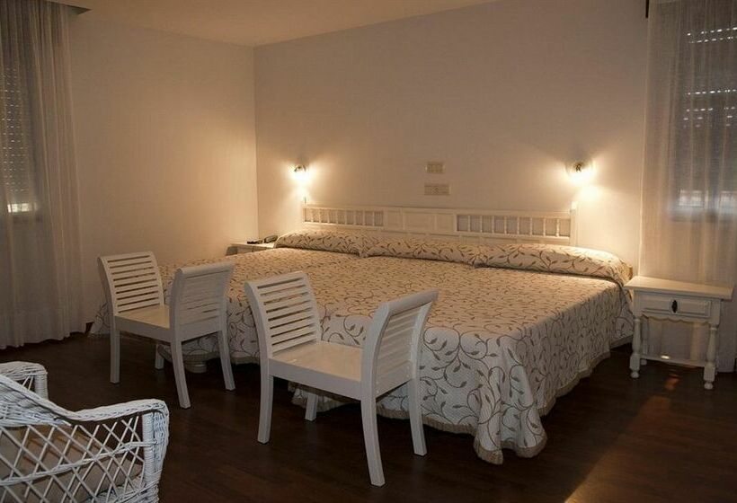 هتل Rosalia De Castro