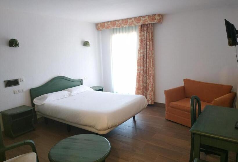 هتل Sabiñanigo Camp &