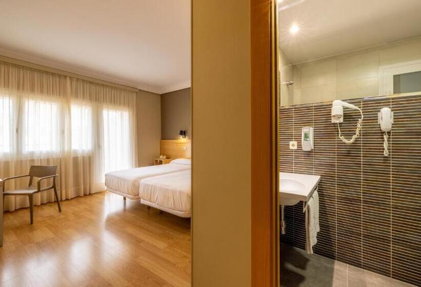 בית מלון כפרי Santamaria