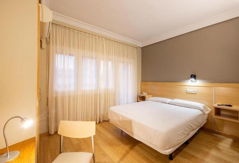 בית מלון כפרי Santamaria