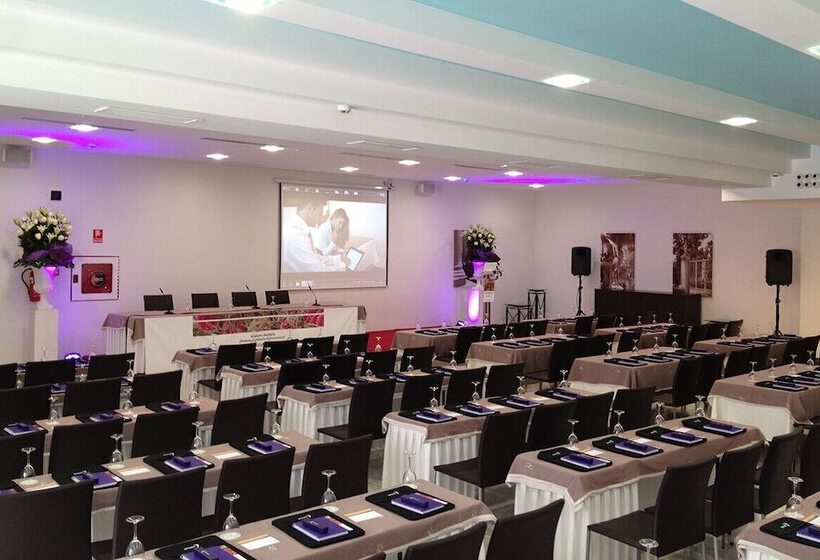 فندق Spa Jardines De Lorca