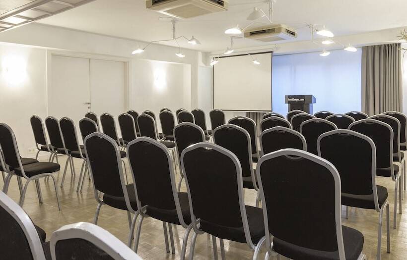 酒店 Tres Reyes Pamplona