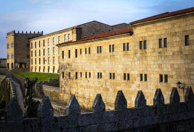 Parador De Baiona