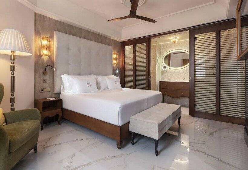 Santa Catalina, a Royal Hideaway Hotel  5*GL