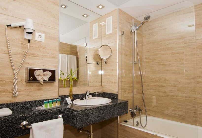 هتل Senator Barajas