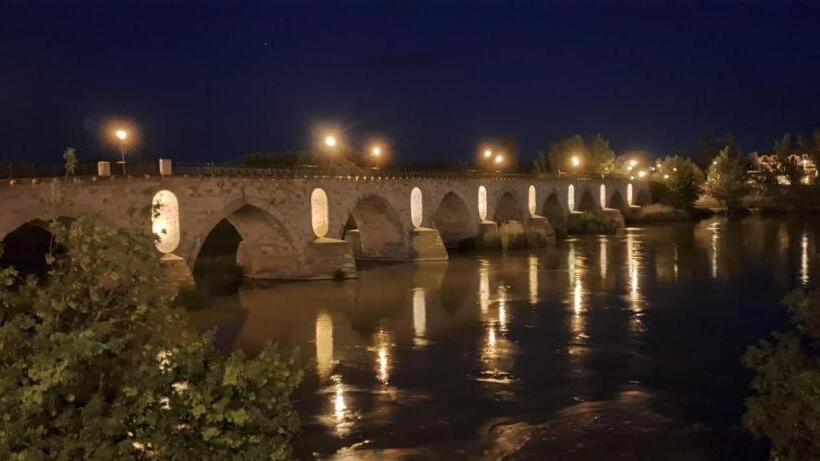 פונדק Hosteria Real De Zamora