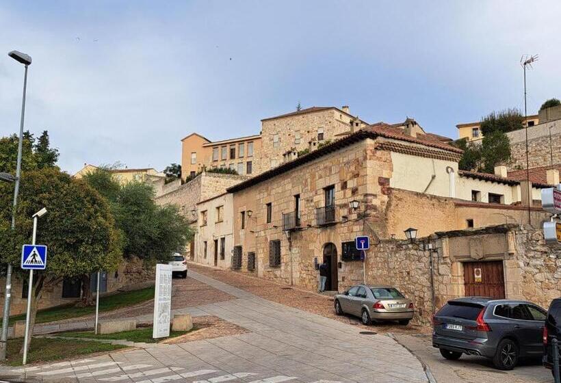 פונדק Hosteria Real De Zamora