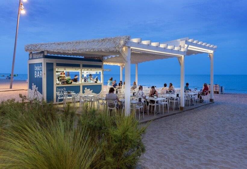هتل 4r Miramar Calafell