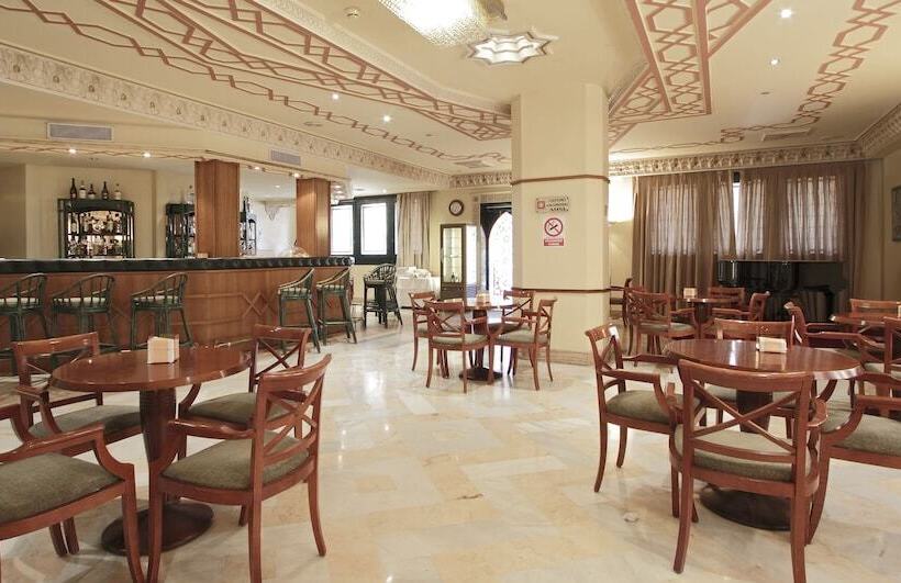 בית מלון כפרי Abades Benacazon