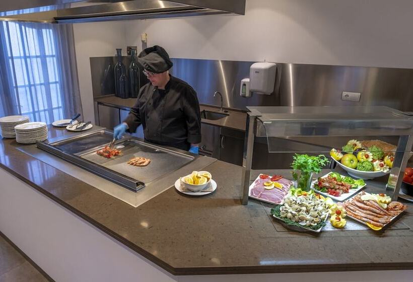 ホテル Golden Acqua Salou