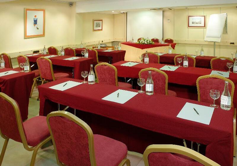 فندق Adonis Pelinor