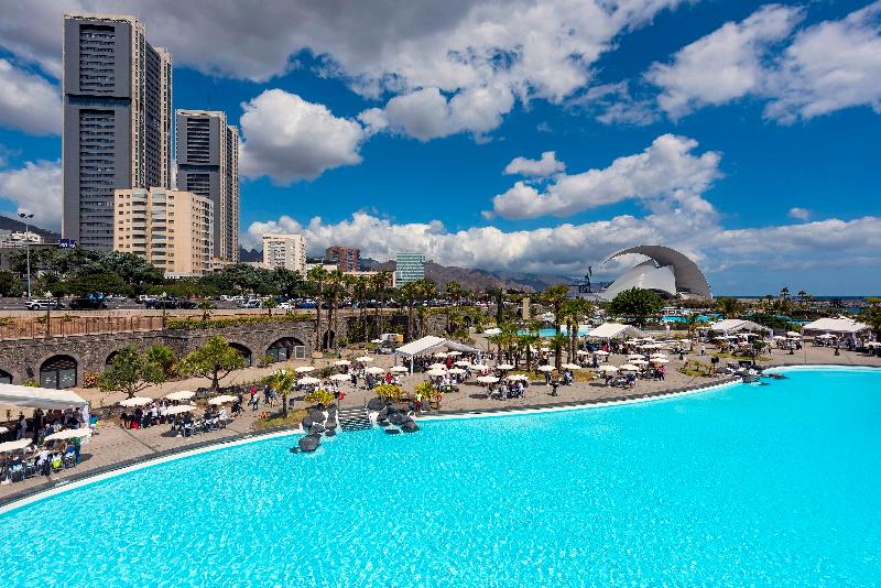 فندق Adonis Pelinor