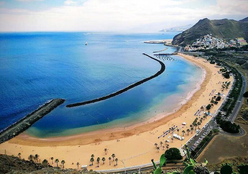 فندق Adonis Pelinor